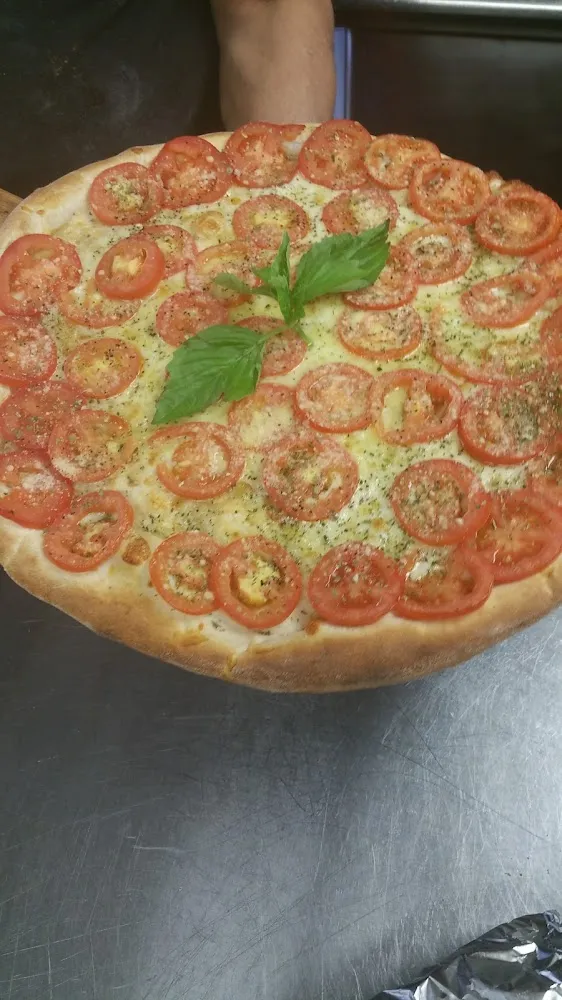 White Tomato Basil Pizza